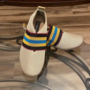 bernie mev. Beige Sneakers with Blue and Yellow Stripes